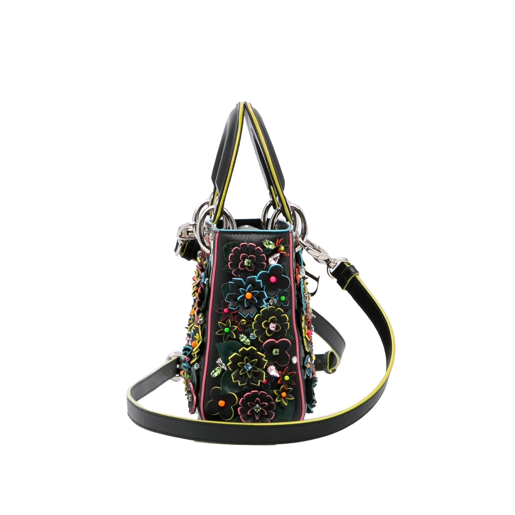 Dior Dior Flower Embroidered Bag (SHG-CjtZbT)