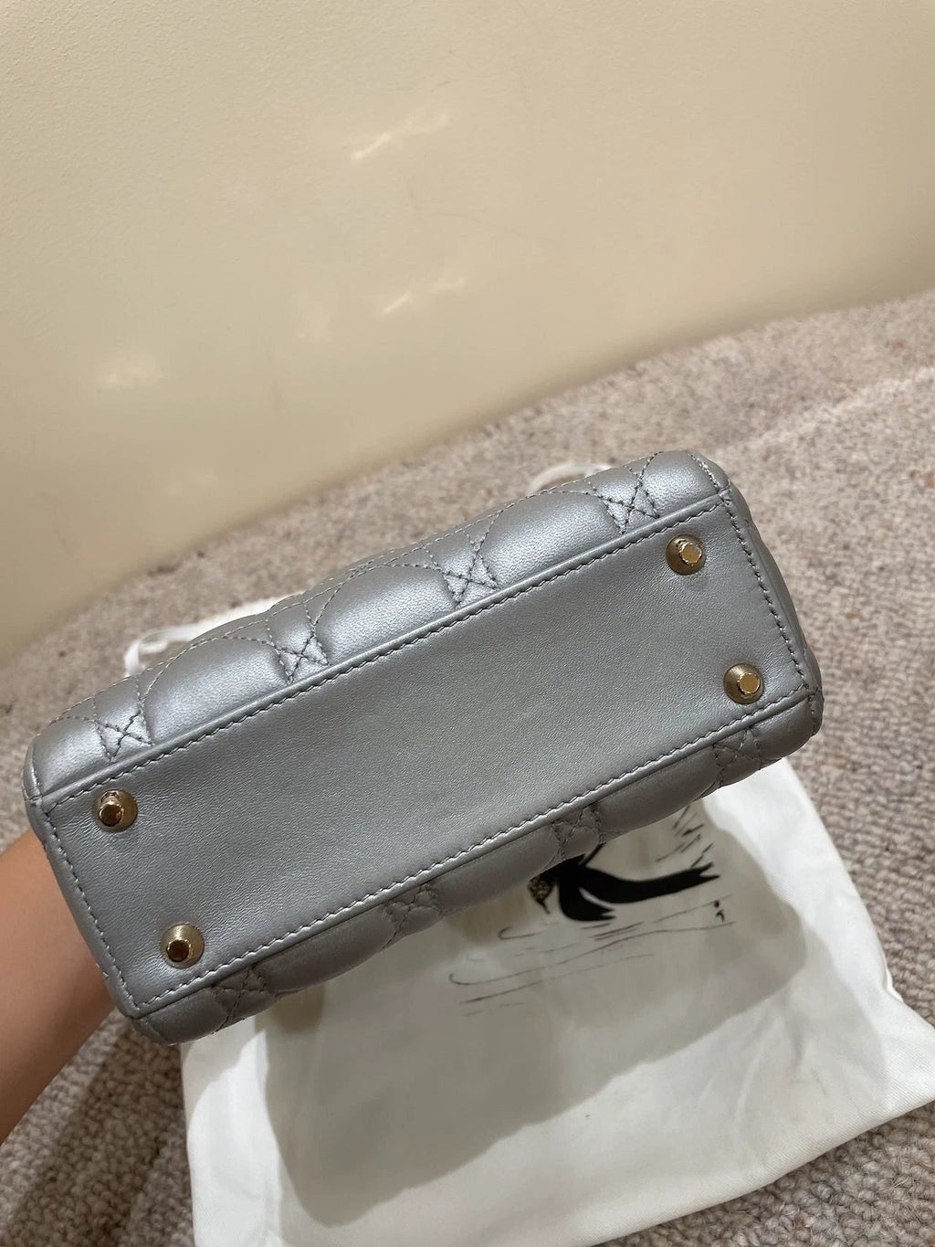 150626-bag-9 Dior three-panel pearlescent gray handbag